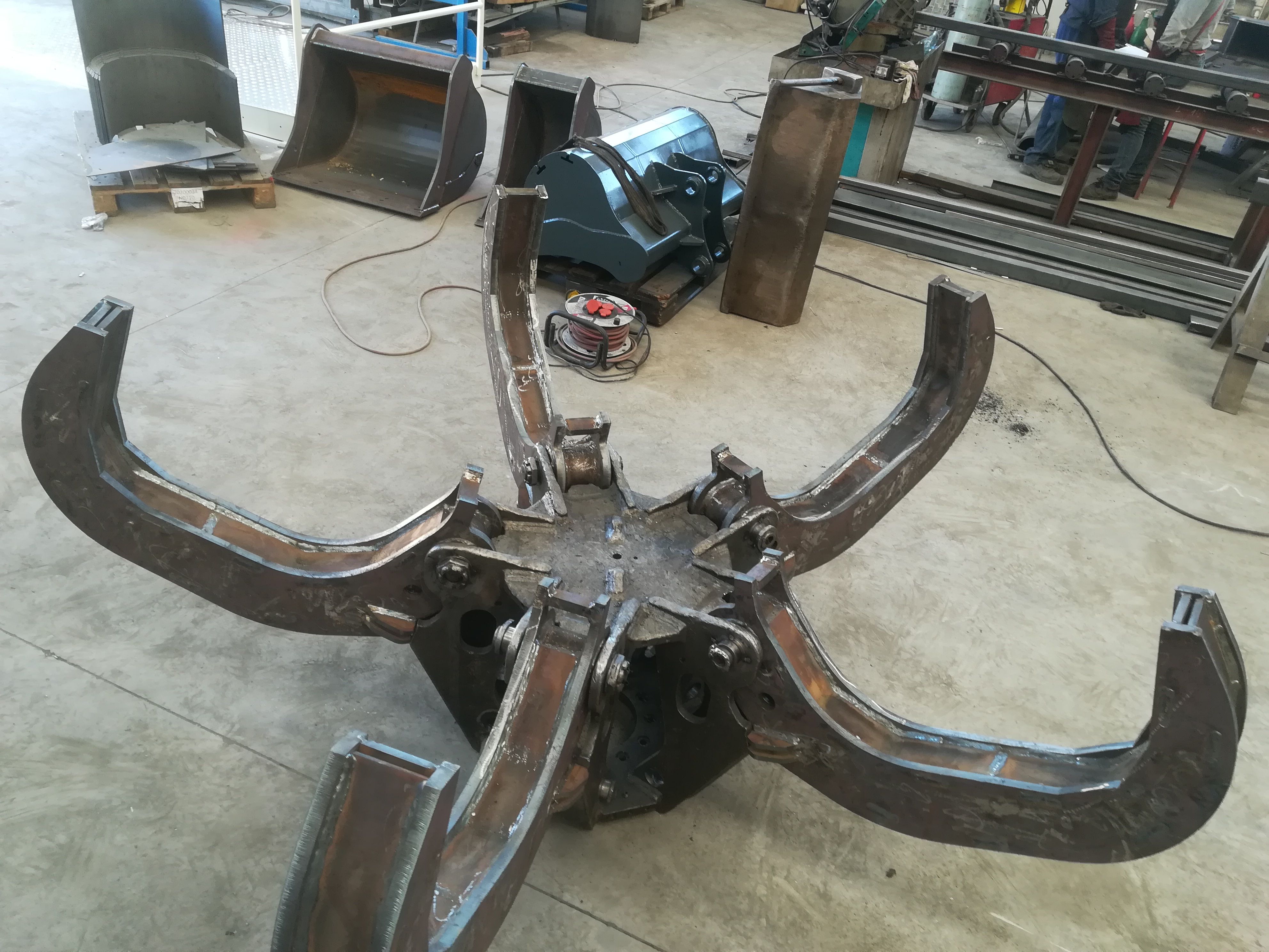 金属废料抓取器